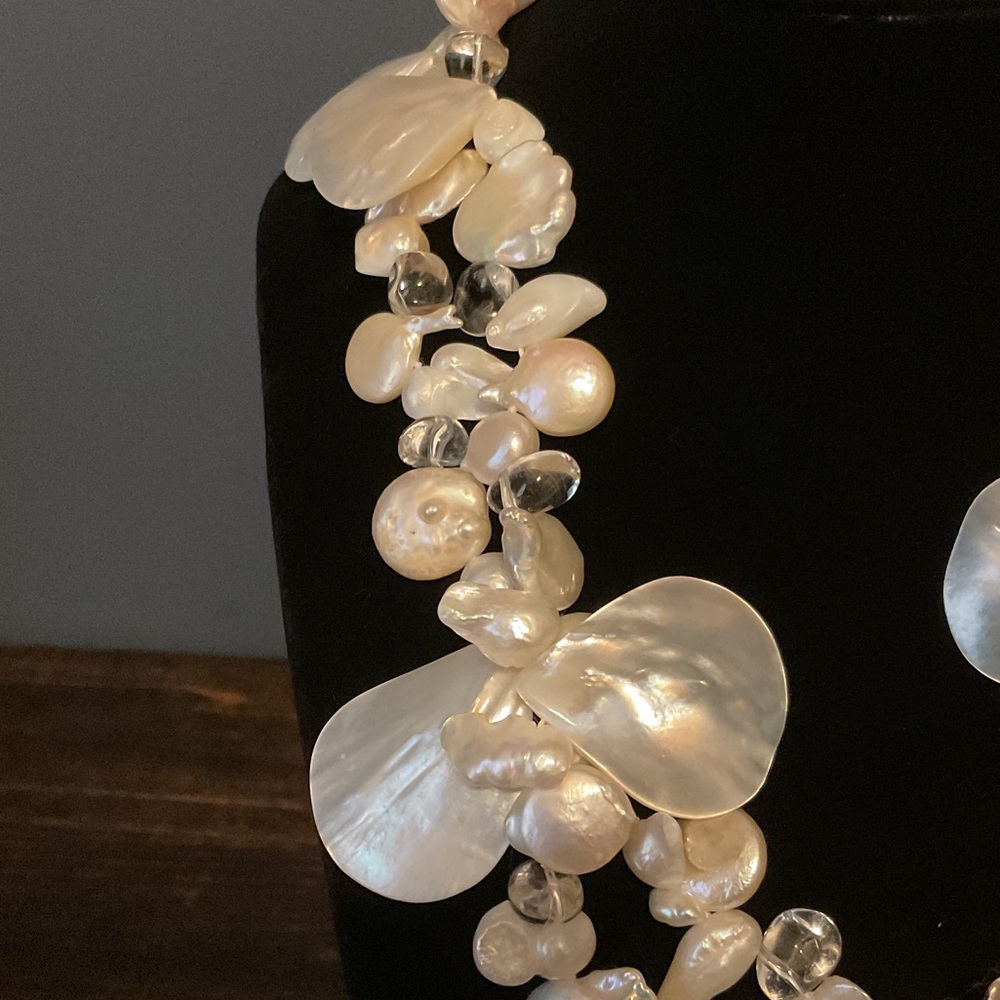 Freshwater Pearl, Mother of Pearl and Quartz Necklace - Picture 4 of 5